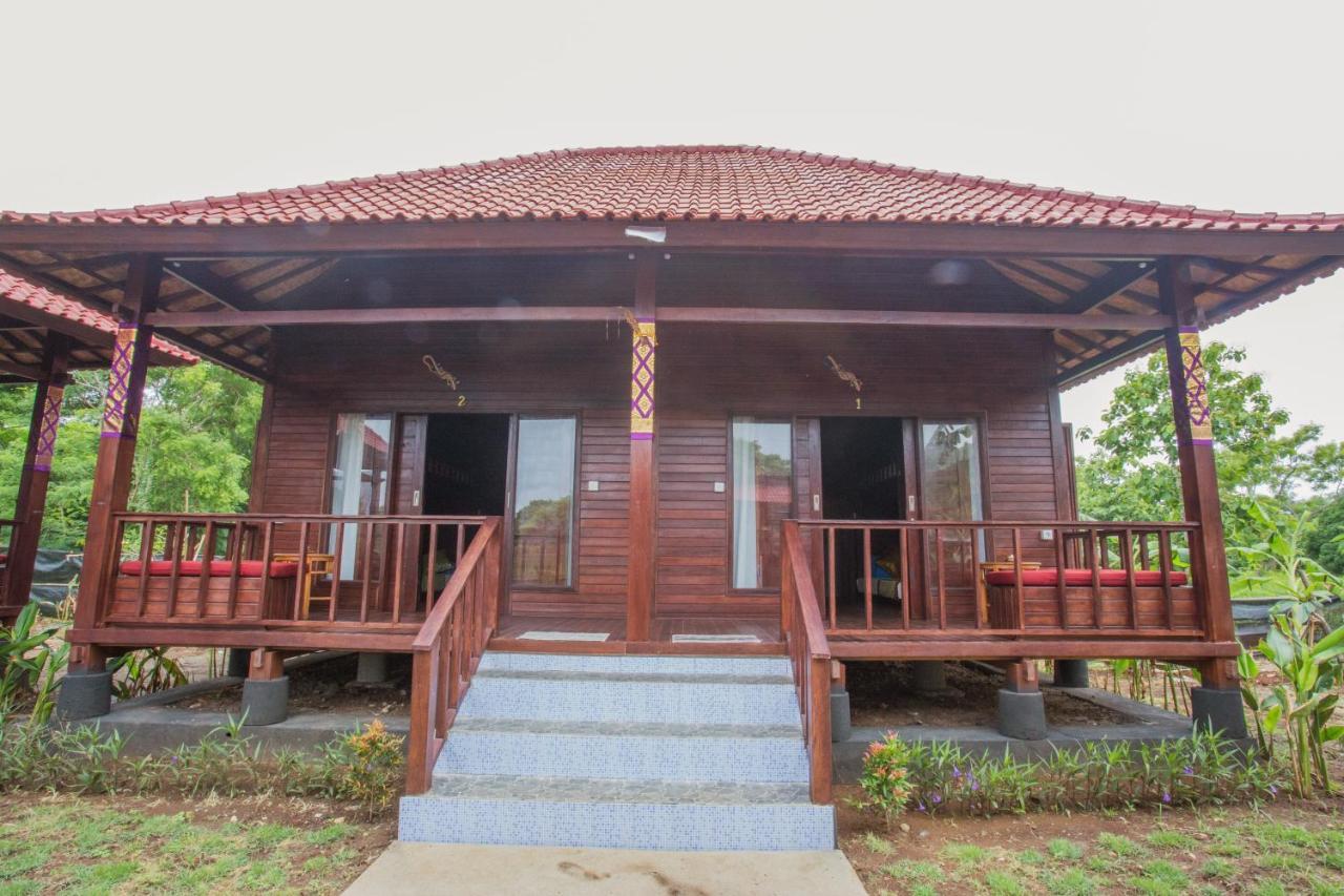 Uma Hostel Lembongan Exterior photo